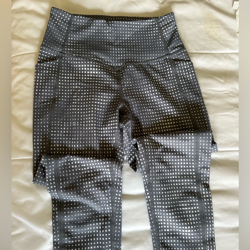 Zella grid/graphic crop ankle leggings tights  in XS